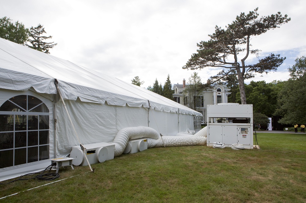 Air-conditioned  tent 